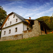 ráno před chalupou